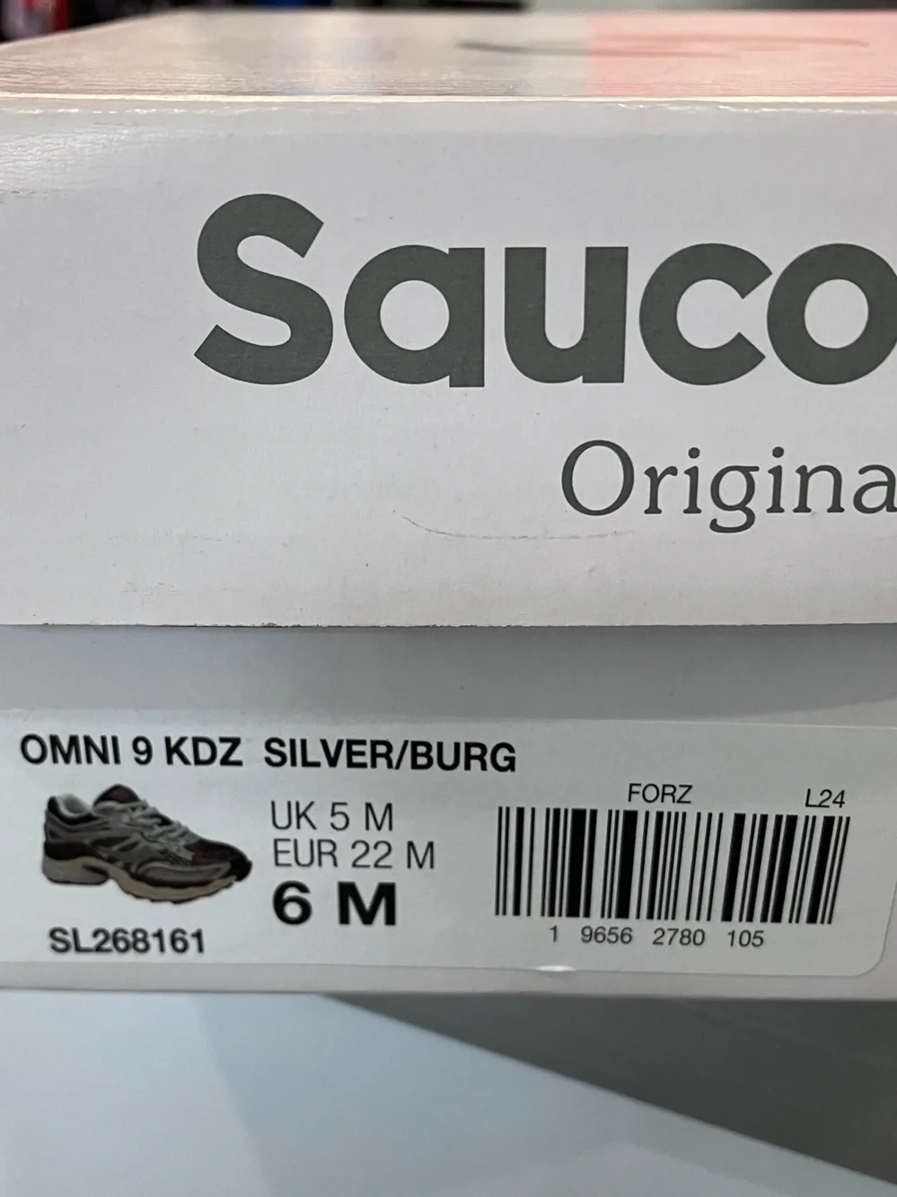 Saucony ProGrid Omni 9 Big Kid Black Silver Burgundy Size 6C